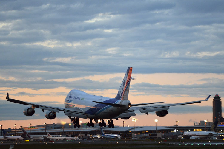 工业除湿机确?；∫潜碜怕降己较低尘糭除湿机厂家